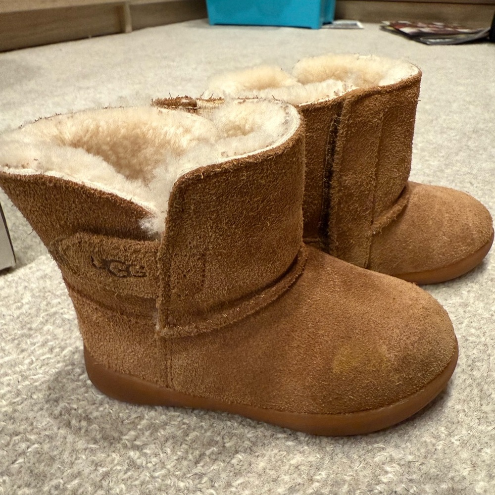 UGG Kids Chestnut Brown Sheepskin Lined Boots